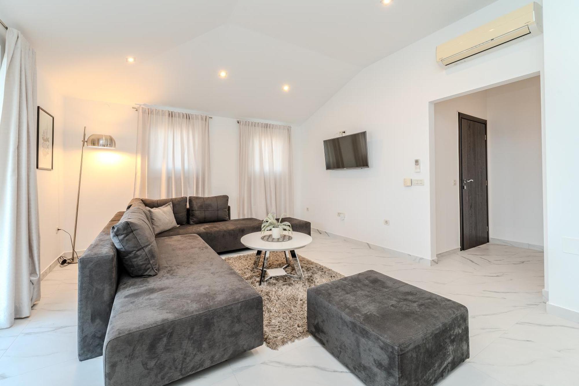 Very Good Life Apartment