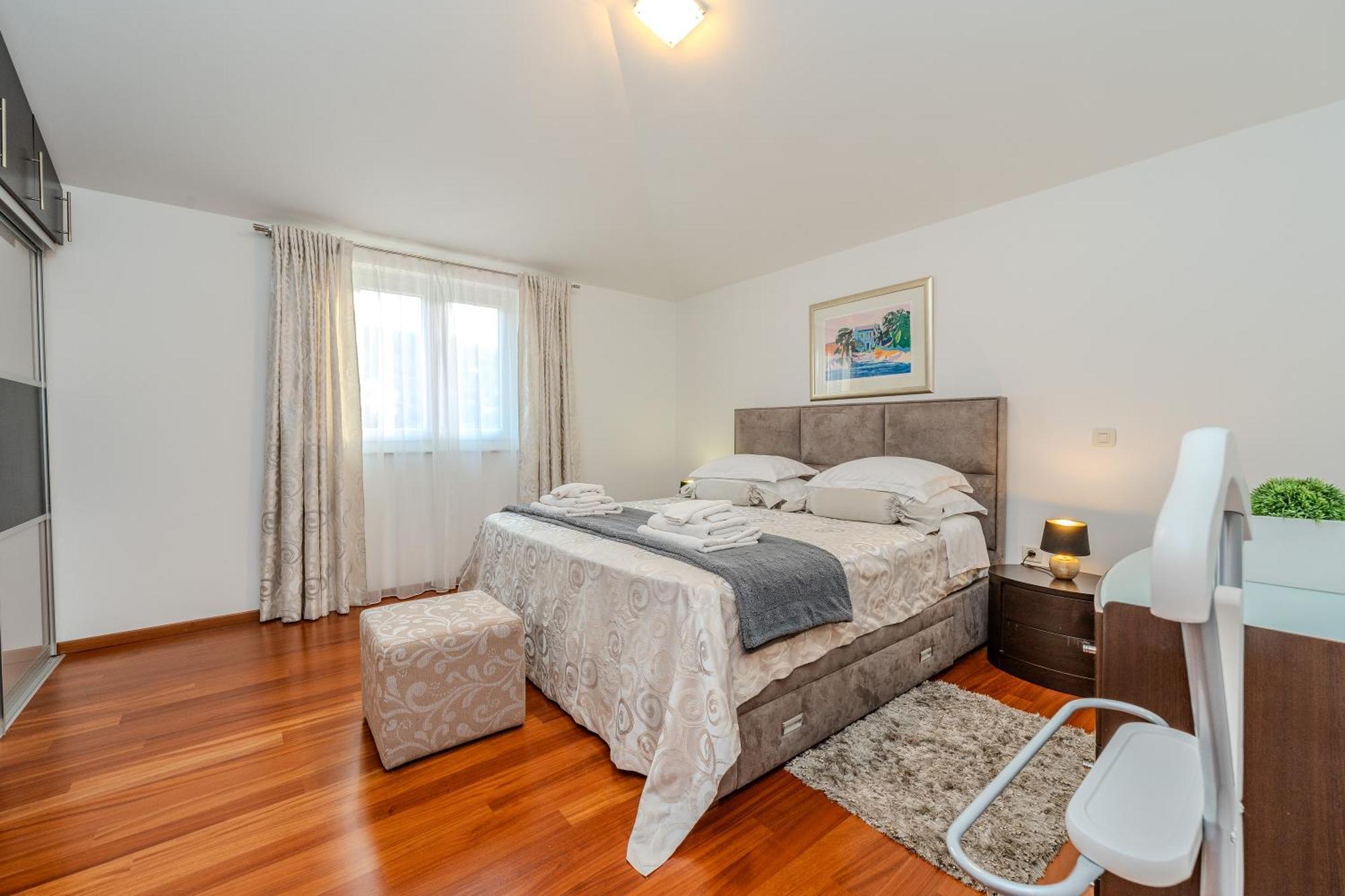 Very Good Life Apartment *