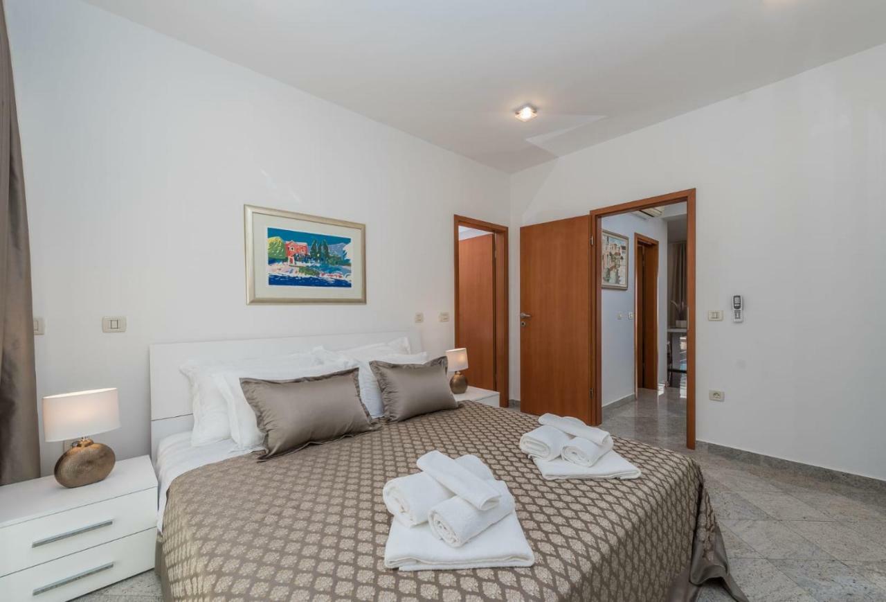 Very Good Life Apartment